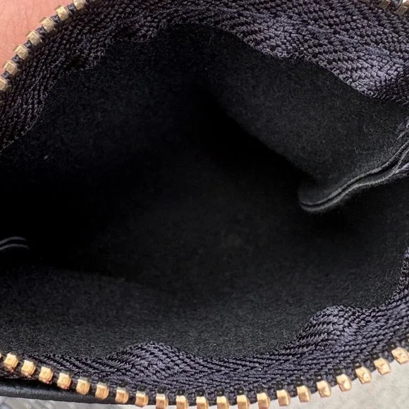 Juventus Official Product Black Logo Coin Pouch Wallet Zippered Case with Box - Picture 4 of 4